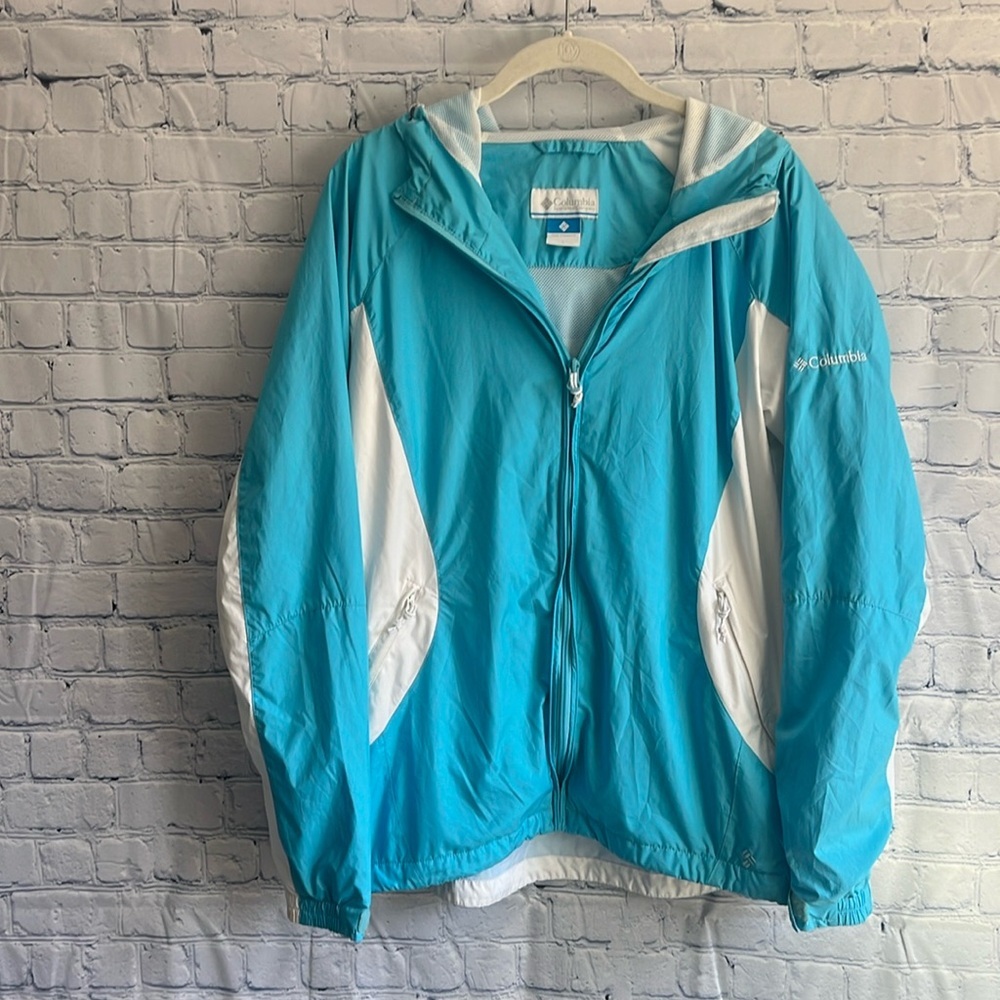 Columbia Blue and White Lightweight, Windbreaker, Jacket Womans‎ Size Large